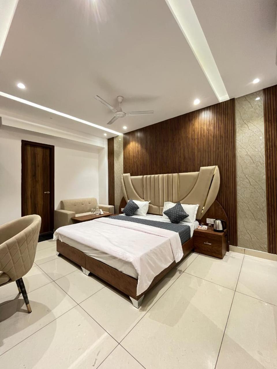 Hotel Platinum Inn Ludhiana Dış mekan fotoğraf