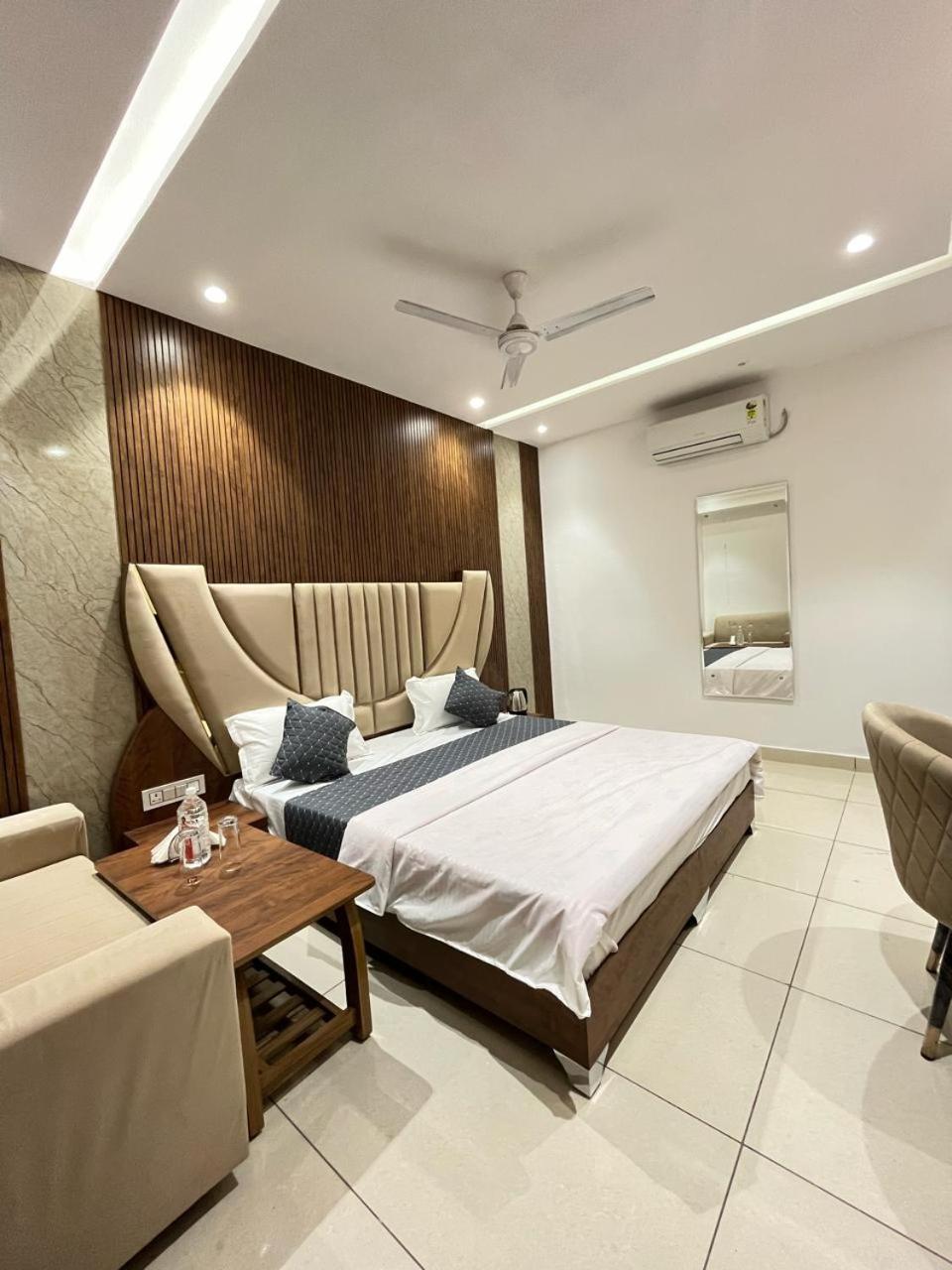 Hotel Platinum Inn Ludhiana Dış mekan fotoğraf